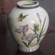 Dużej urody,  wykwintnie zdobiony porcelanowy wazon