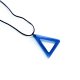 Niebieski wisiorek trójkąt z żywicy epoksydowej geometryczny motyw