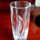 Szklany wazon ze szlifowanym wzorem