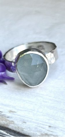 cicha woda - srebrny pierścionek z akwamarynem