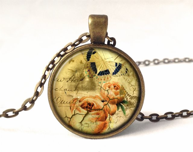 Vintage motyl - medalion z łańcuszkiem - Egginegg