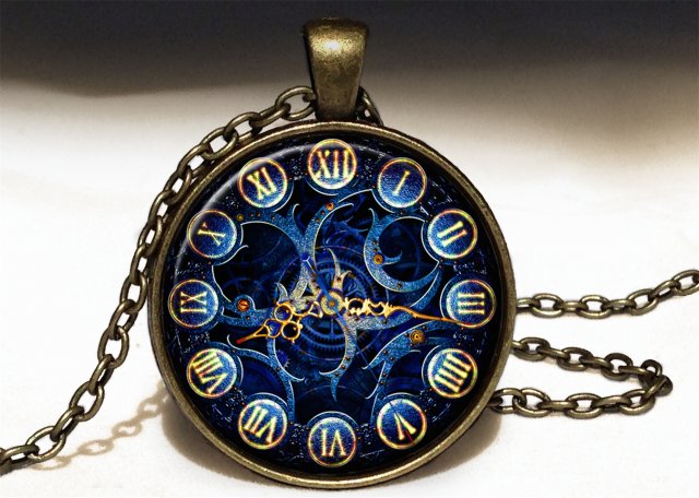 Steampunk'owy zegar - medalion z łańcuszkiem - Egginegg