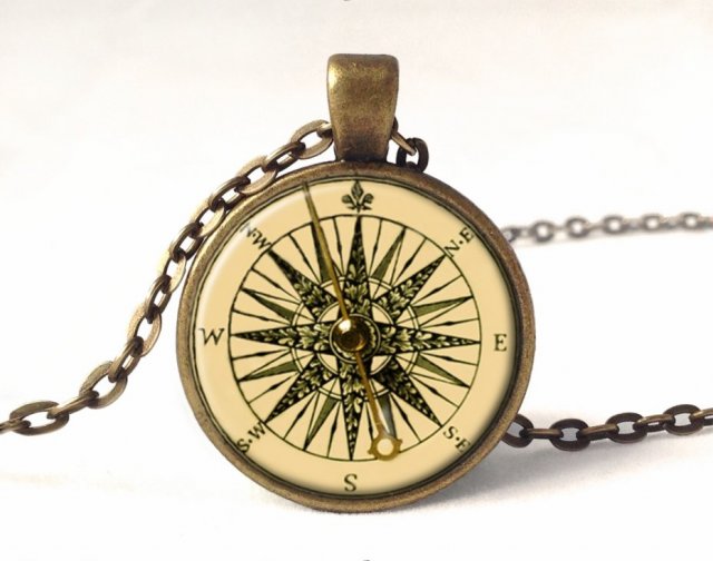 Kompas - medalion z łańcuszkiem - Egginegg
