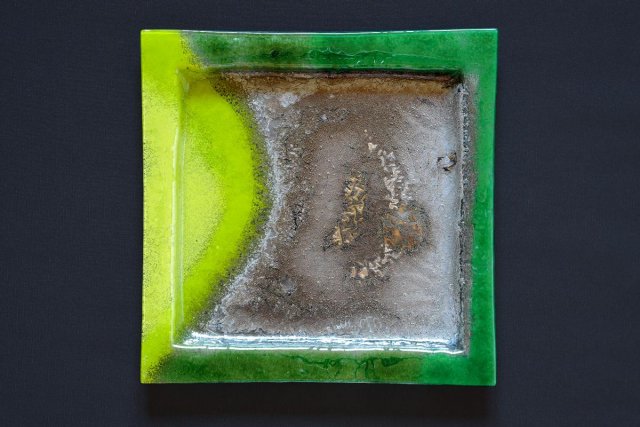 Szklany kwadratowy talerz smugi ZIELONE SREBRNE 35 x  35 cm