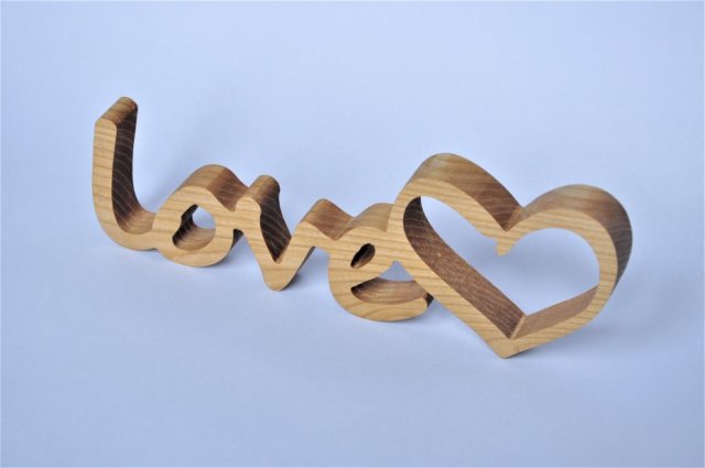 Drewniany napis love stojący, 17cm