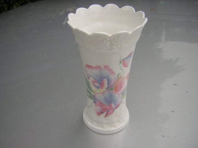 Aynsley Little  Sweetheart porcelanowy wazon -na jeden kwiat  i cały bukiet; )