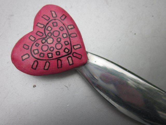 Love Love aluminium i  ręcznie  malowane  drewno -hand made nożyk do listów