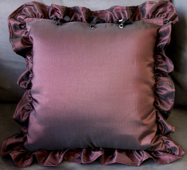 Piękna burgundowa poduszka 169pd