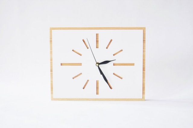 Drewniany zegar ścienny, z drewna