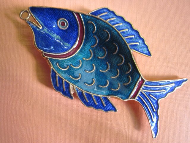 Emalia na mosiądzu -dekoracyjna i użytkowa pięknie wykonana rybka