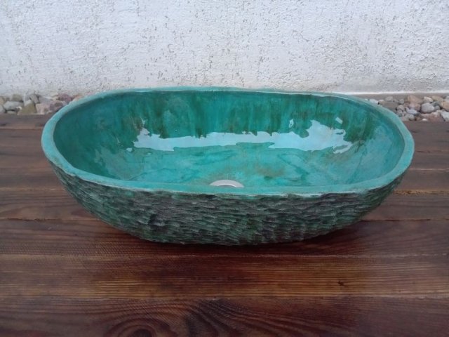 Owalna umywalka z gliny