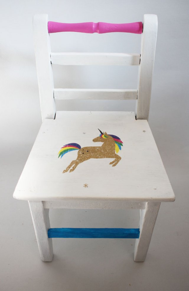 Krzesełko vintage dla maluszka Unicorn.