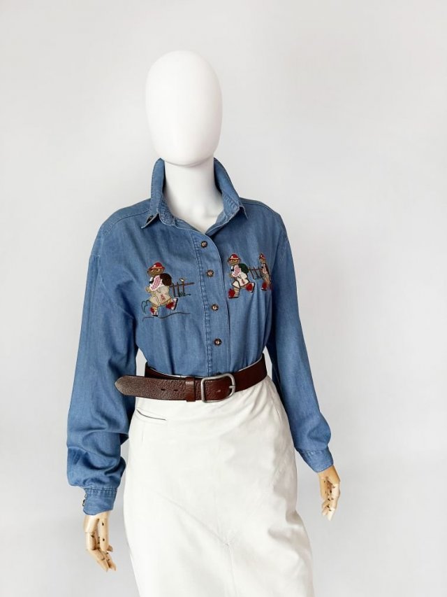 Jeansowa koszula vintage z haftem bawarska retro haftowana