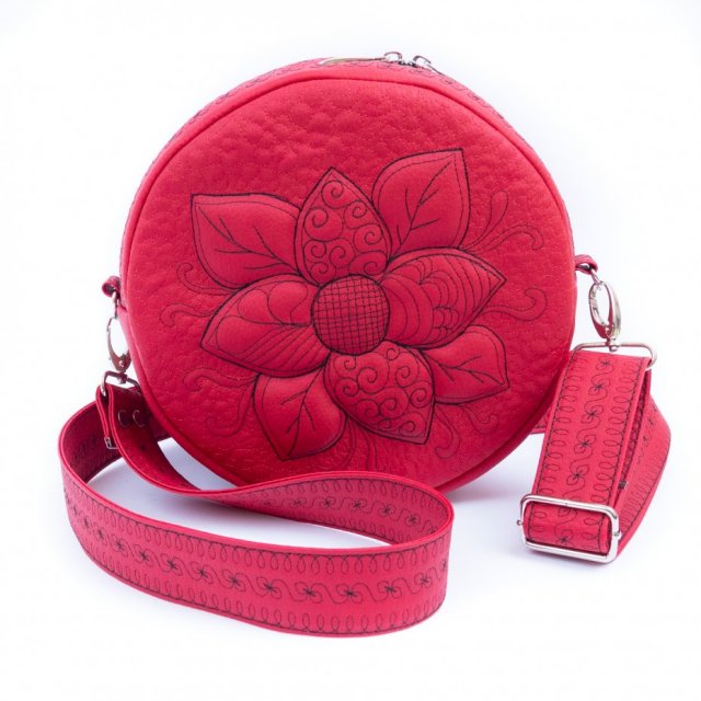 Czerwona pikowana okrągła torebka damska GAJA z kwiatem