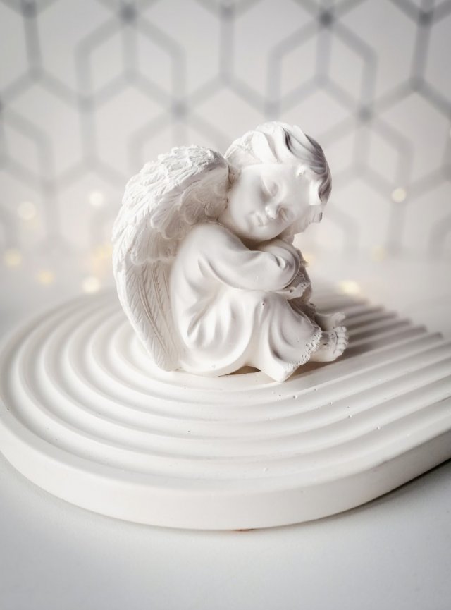 Figurka ozdobna - anioł No 3