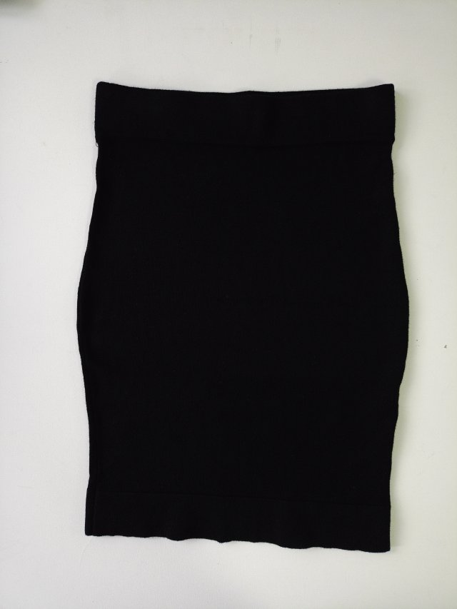 Dzianinowa czarna dopasowana spódnica S