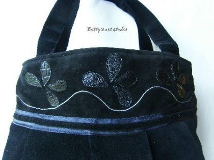 THE BAG IN BLACK