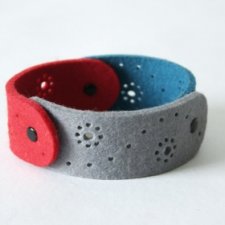 Gray&red&blue dots