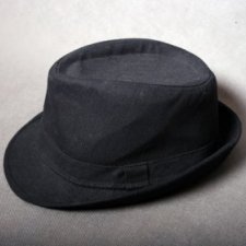czarny kapelutek