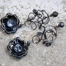 różane w czerni