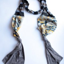 Exclusive scarf One Step Movement