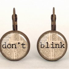 Don't blink - małe kolczyki wiszące - Egginegg