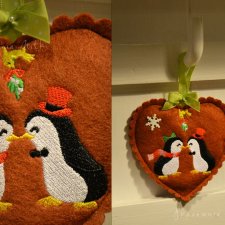 Piernikowe serce z pingwinkami pod jemiołą