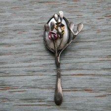 perłowy owal - kwiatuszek - broszeczka