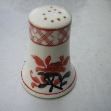 Idealna na paprykę z założenia pieprzniczka porcelanowa ręcznie zdobiona