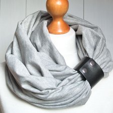WIOSENNY Komin bawełniany dresowy w kolorze szarym z zapinką - Pracownia Zolla