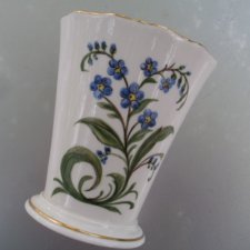 B.  wherry 1986 ręcznie malowane niezapominajkowe  porcelanowe Cudeńko