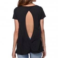 Czarny minimalistyczny t-shirt z wycięciem na plecach