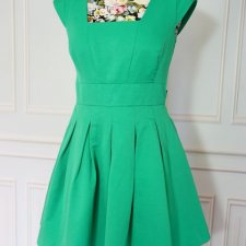 Zielona rozkloszowana sukienka