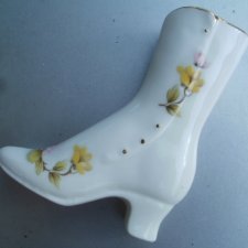 casuaRina  heron  " Fine Bone China kolekcjonerski niewielki bucik wazonik