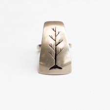 Srebrny pierścionek motyw Drzewo
