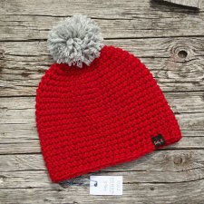 czapka  z pomponem RED NUT