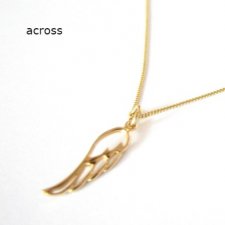 Złote skrzydełko - minimalistyczny naszyjnik w srebrze