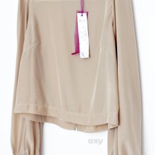 WYPRZ: Elegancka beżowa bluzka z zamkiem na plecach