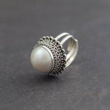 srebrny pierścionek z perłą
