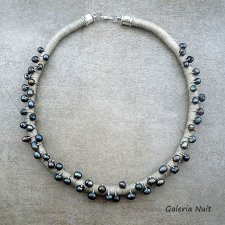 Stalowe perły - naszyjnik lniany