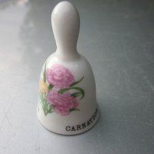 porcelanowy w miniaturze kolekcjonerski dzwonek  - JANUARY  CARNATIOS     - kwiaty miesiąca