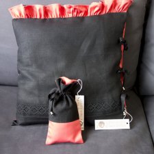 Czarna / czerwona elegancka i szykowna poduszka glamour 46pds