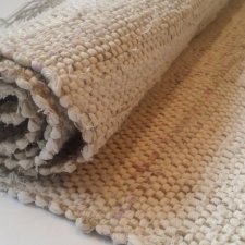 Tradycyjny wiejski nowy chodnik tkany na krosnach