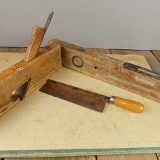 narzędzia stolarskie, strug, poziomica ,piła