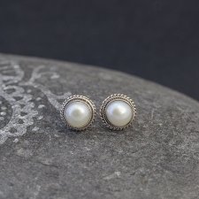 srebrne kolczyki sztyfty z perłami