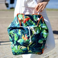 Duża torba na ramię, na plażę, kolorowa w liście monstery i motyle, wodoodporna
