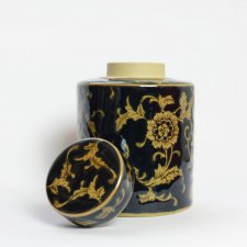 Ceramiczny pojemnik w kwiaty