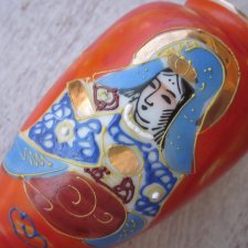 orientalny ręcznie malowany  porcelanowy wazonik