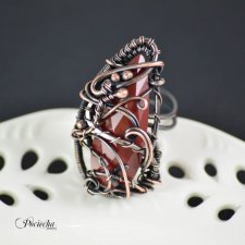 Red claw - pierścionek z fasetowanym szkłem