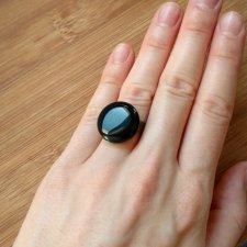 Czarny pierścionek